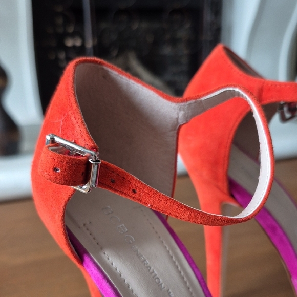 BCBG Orange and Purple Women's Heels - Picture 4 of 9